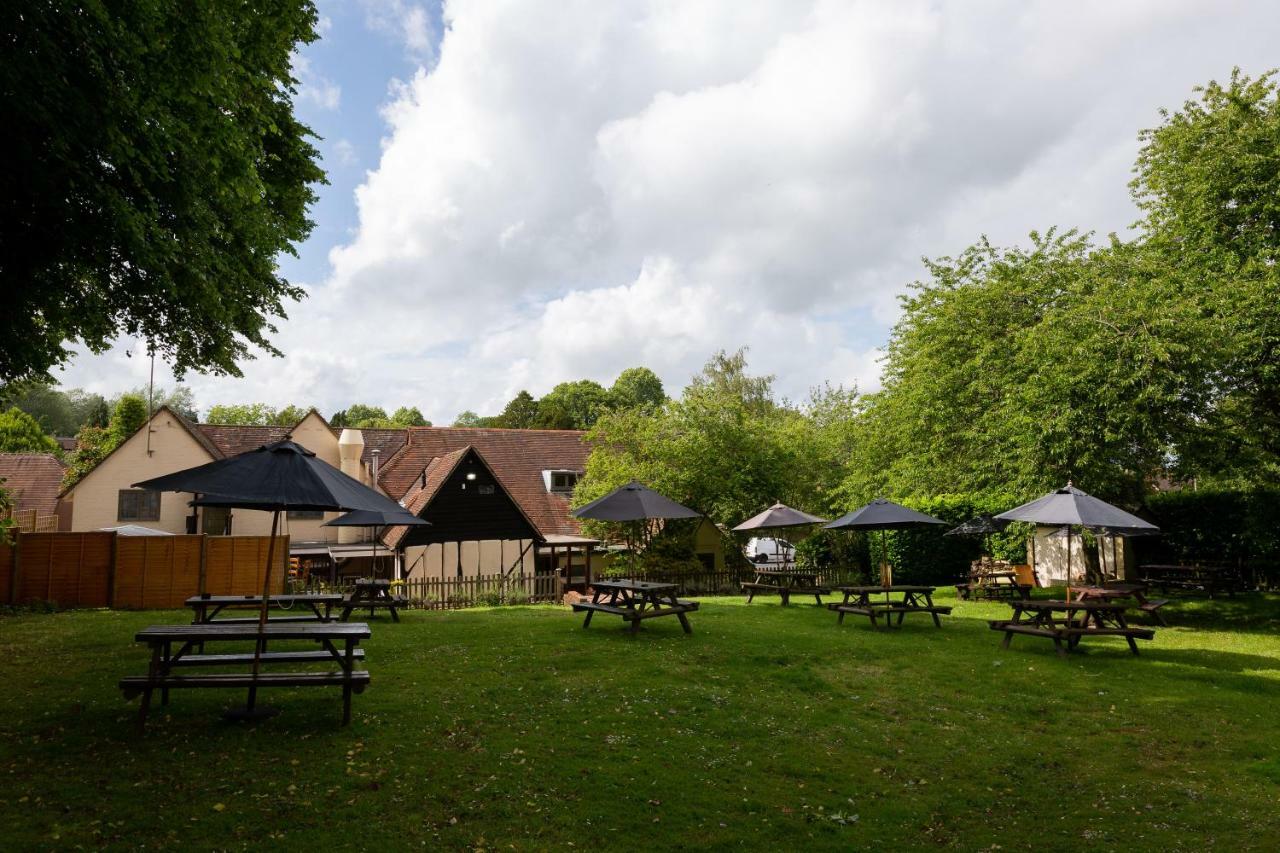 The Poacher Inn Хук Экстерьер фото