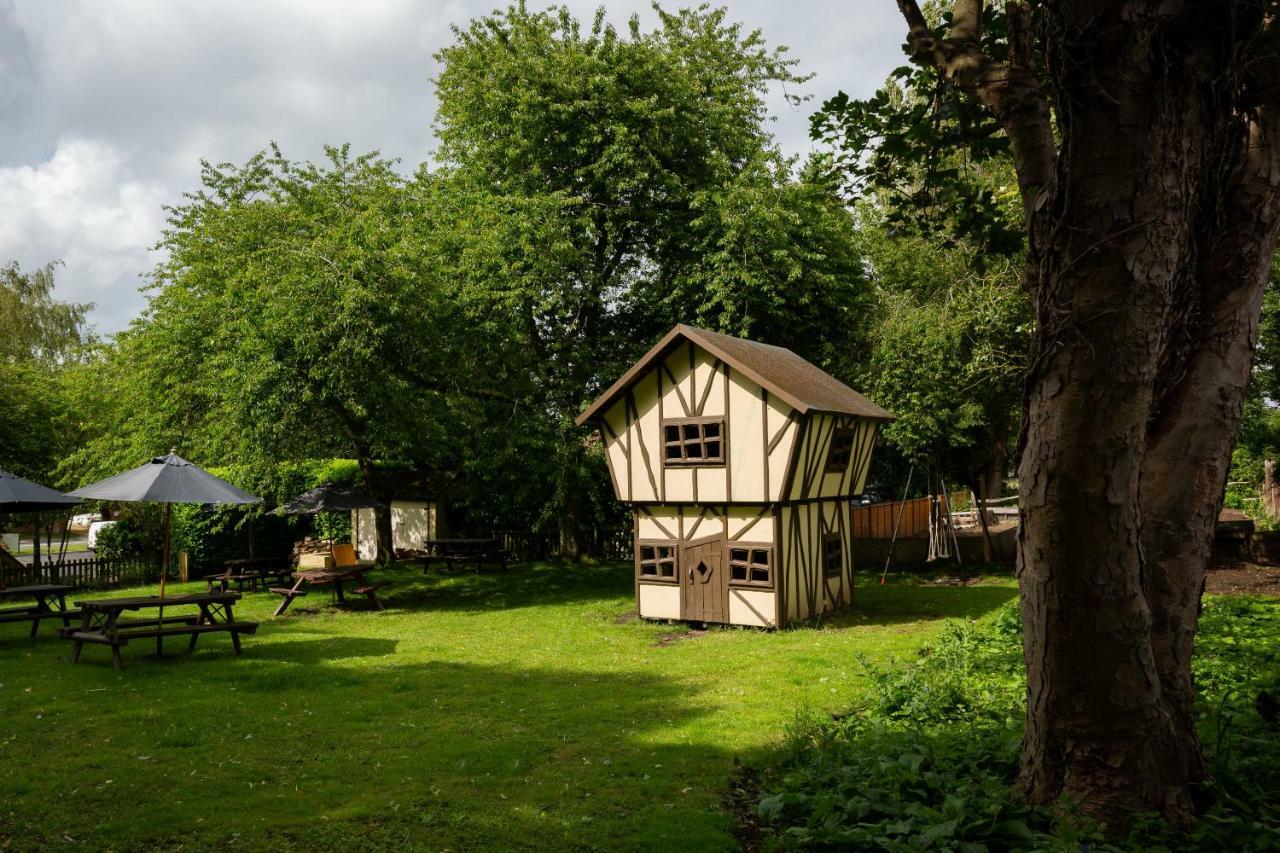 The Poacher Inn Хук Экстерьер фото