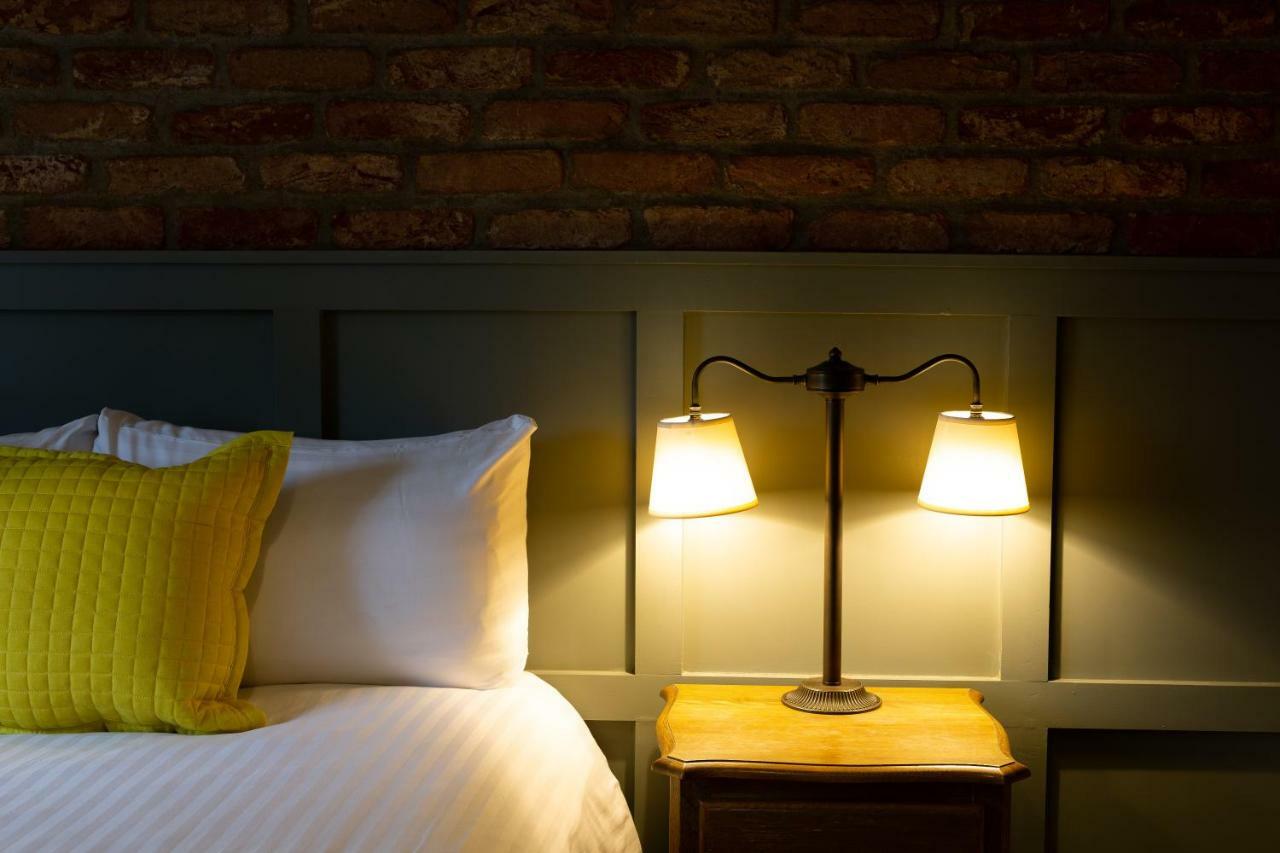 The Poacher Inn Хук Номер фото